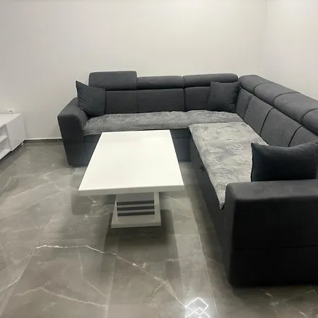 Tini 2 Apartament Pula