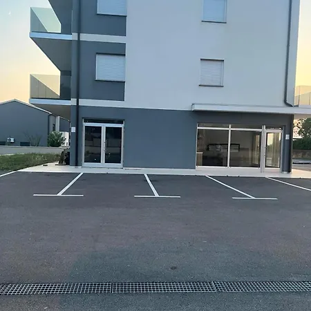 Tini 2 Lägenhet *